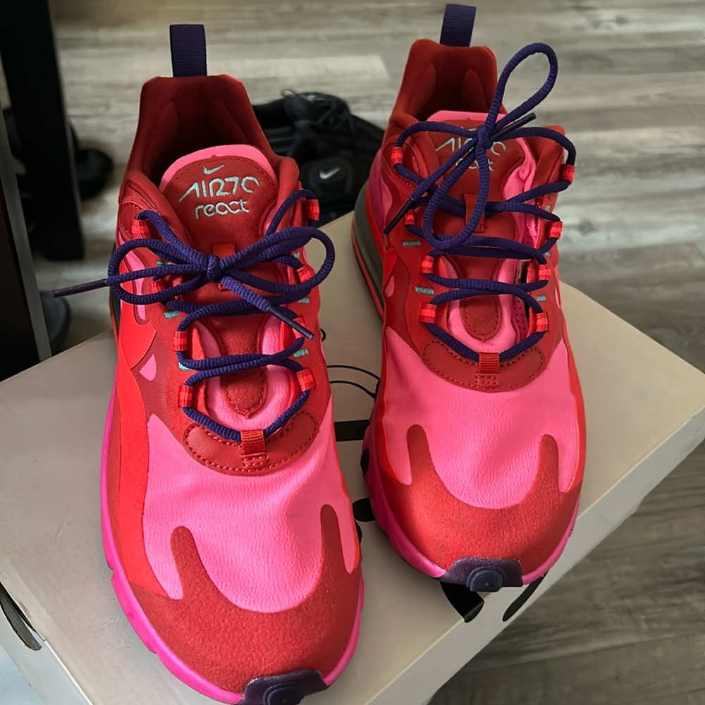 NIKE Airmax Reacts